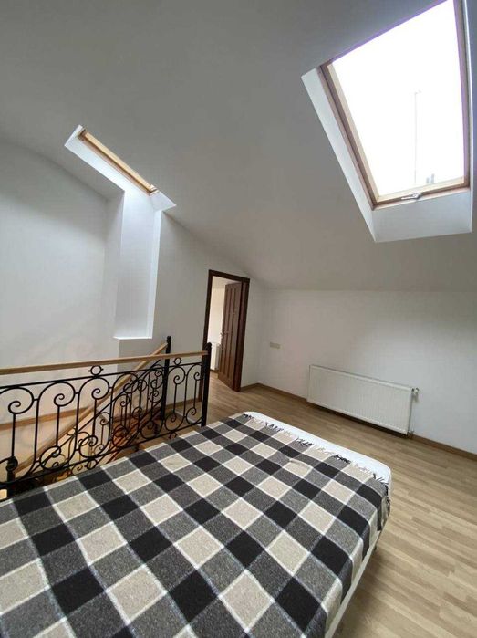 Оренда 2 кім. квартири вул.Площа Липнева