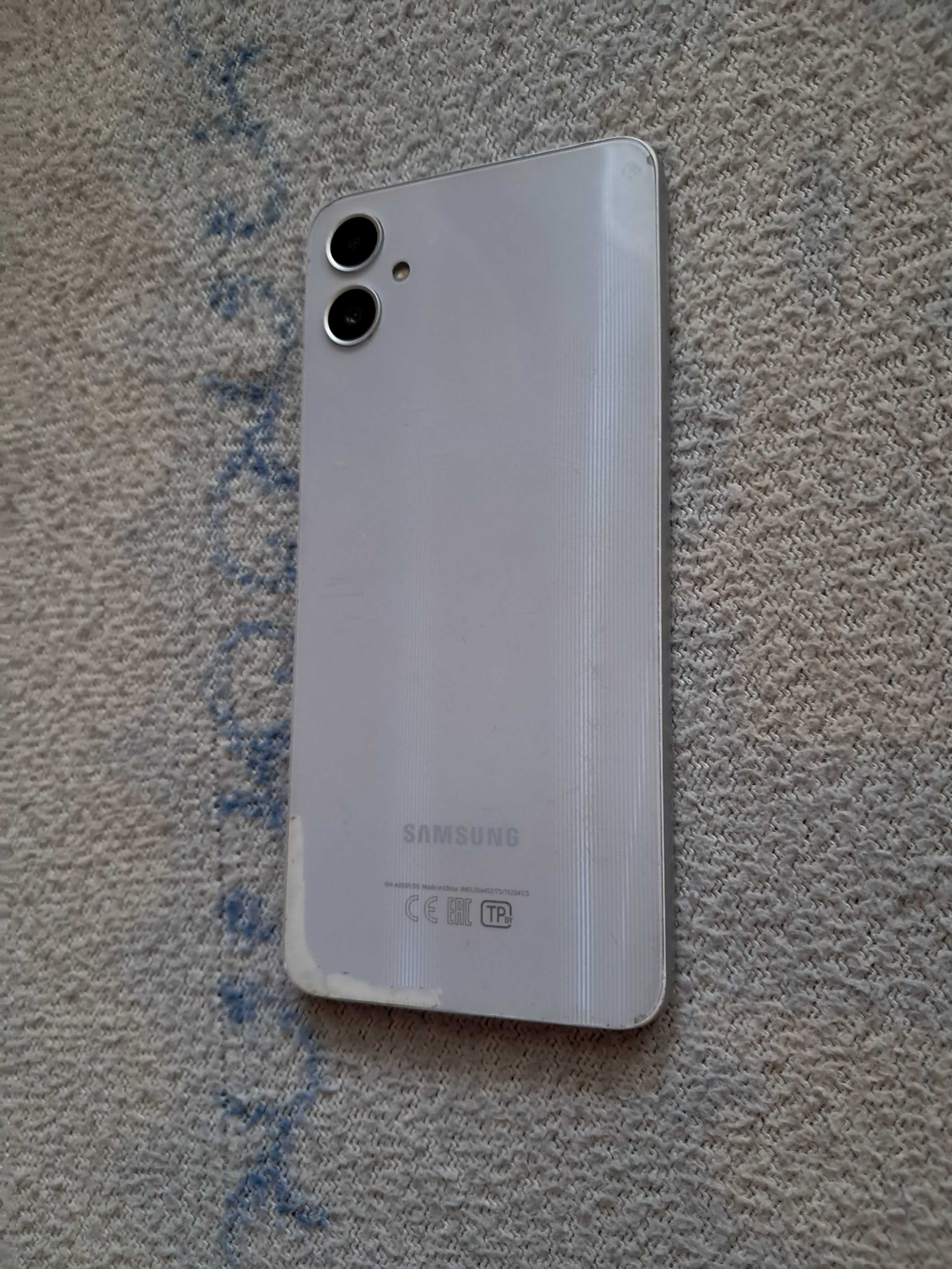 Samsung A05. 4/64 .2sim.у гарному стані.