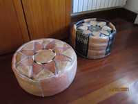 Conjunto de 2 poufs em couro