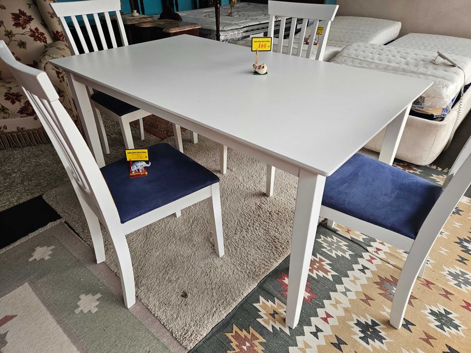 Mesa branca em madeira -Bom estado geral - Só a mesa as ca