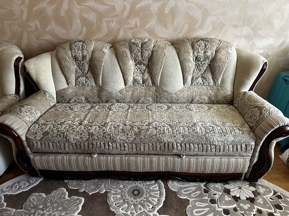 Диван два крісла