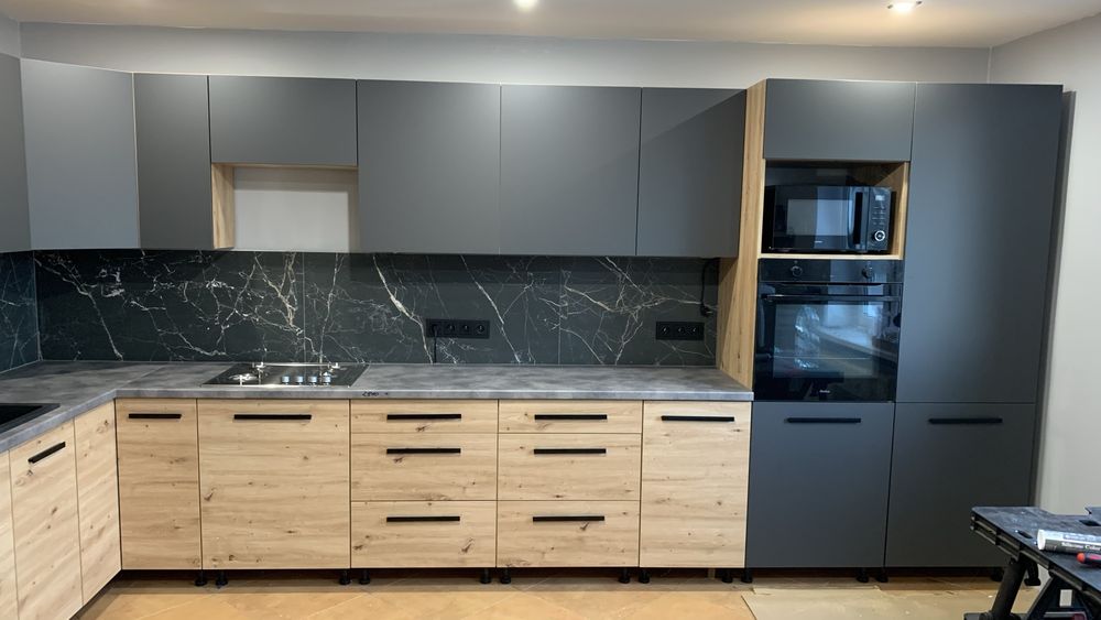 Skladanie skrecanie montaz mebli