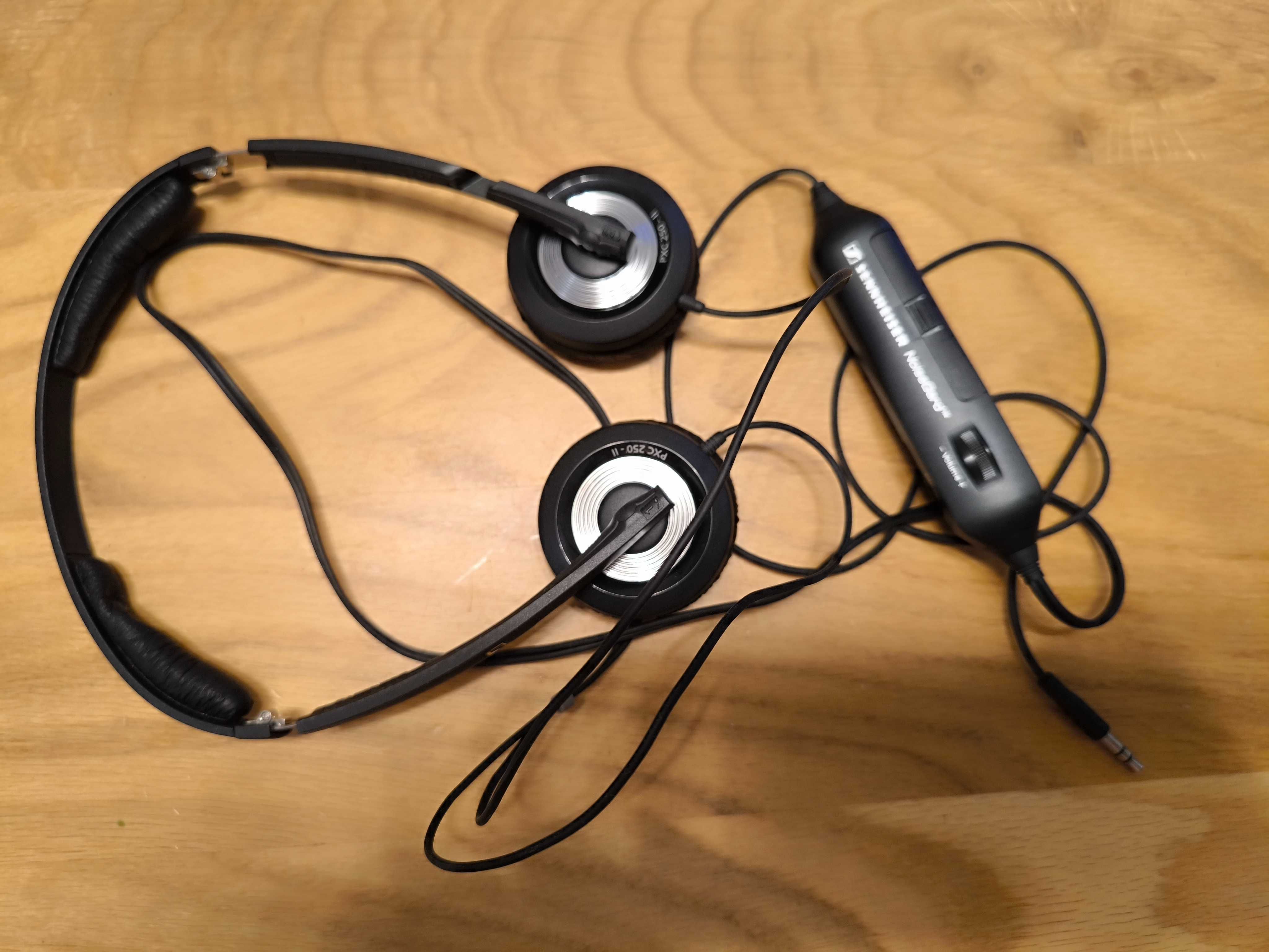 Sennheiser PXC 250-II Aktywne słuchawki podróżne z redukcją szumów