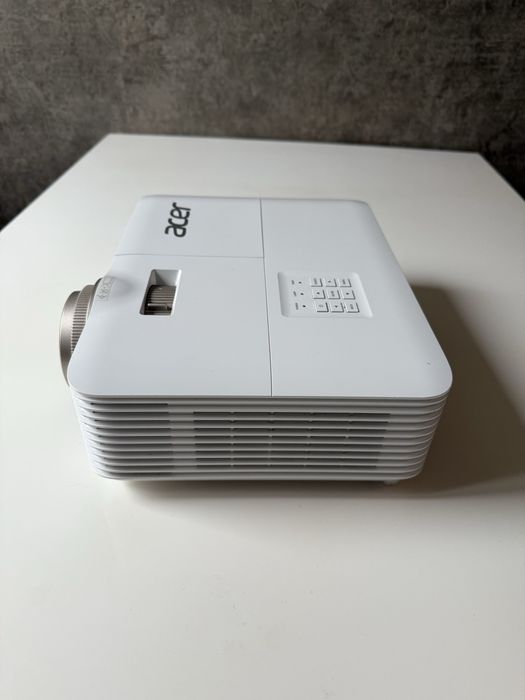 Проєктор Acer HV532