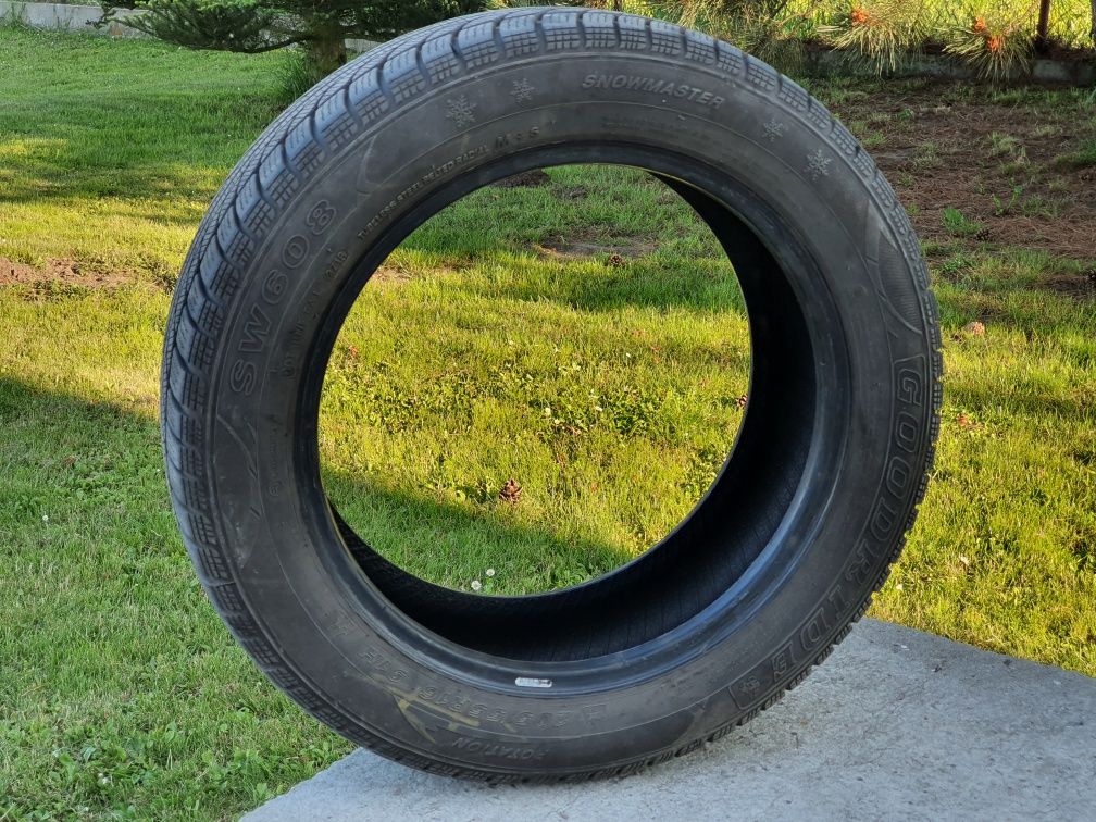 Komplet opon zimowych Goodride SW608 Snowmaster 205/55 R16
