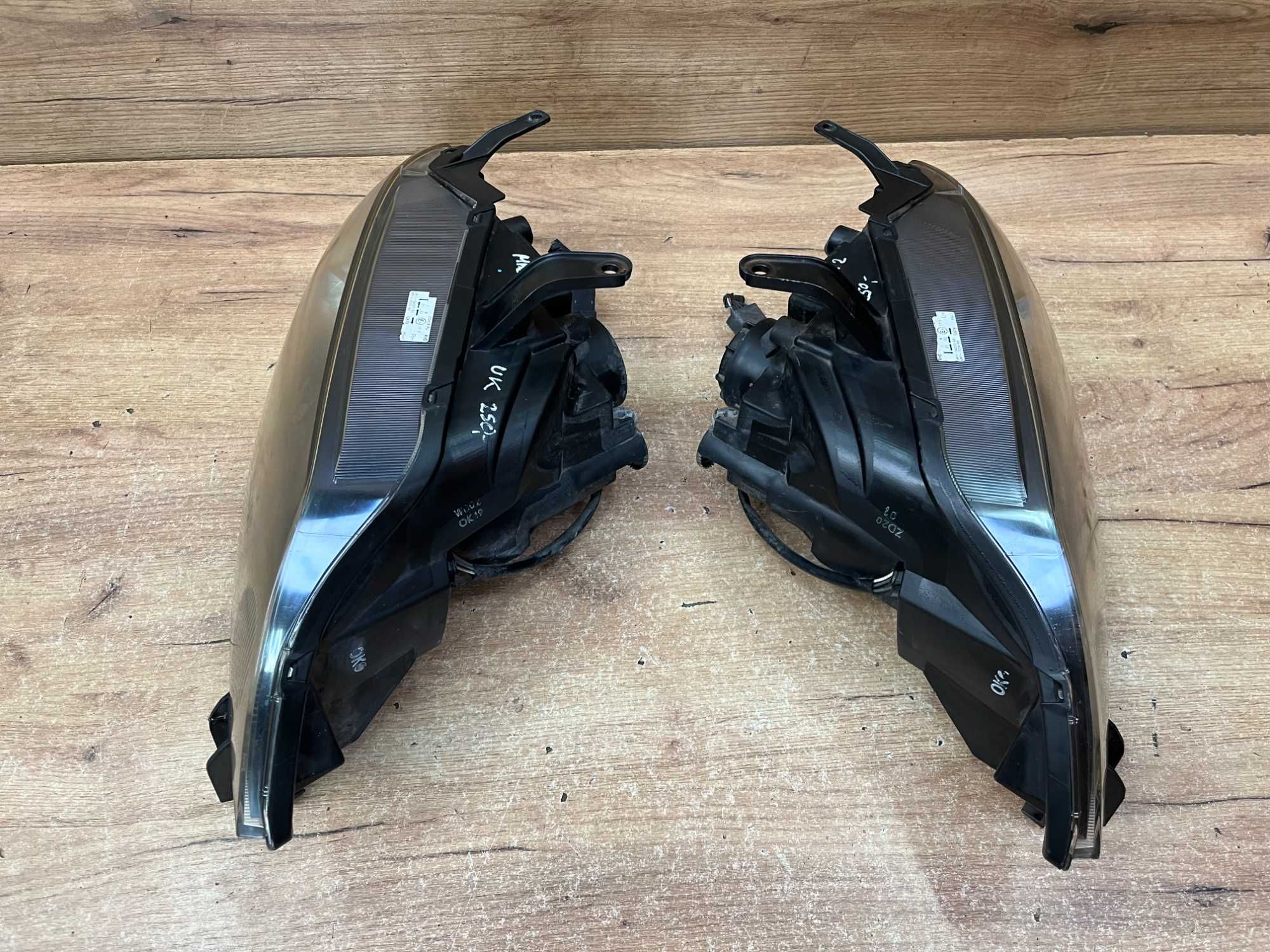 Lampa/reflektor przedni lewy prawy Mazda 2 Soczewka