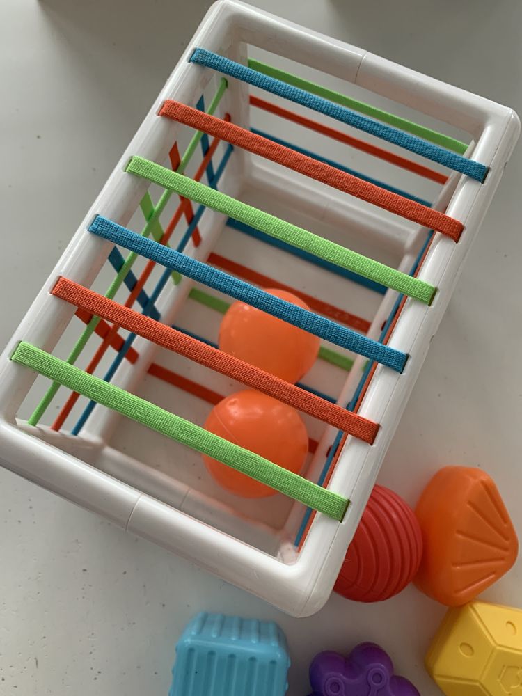 Gryzak zabawka sensoryczna Montessori i kostka sorter Woopie