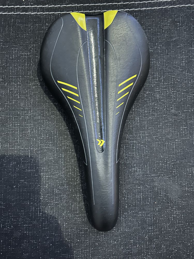 Siodelko Cross nowe