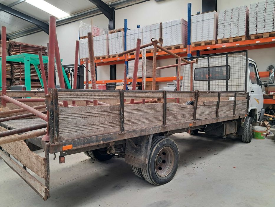 Carrinha Nissan 3500kg caixa aberta