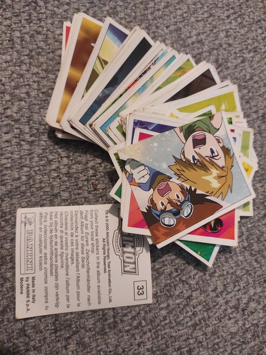 Digimon vários, tázos, autocolantes...
