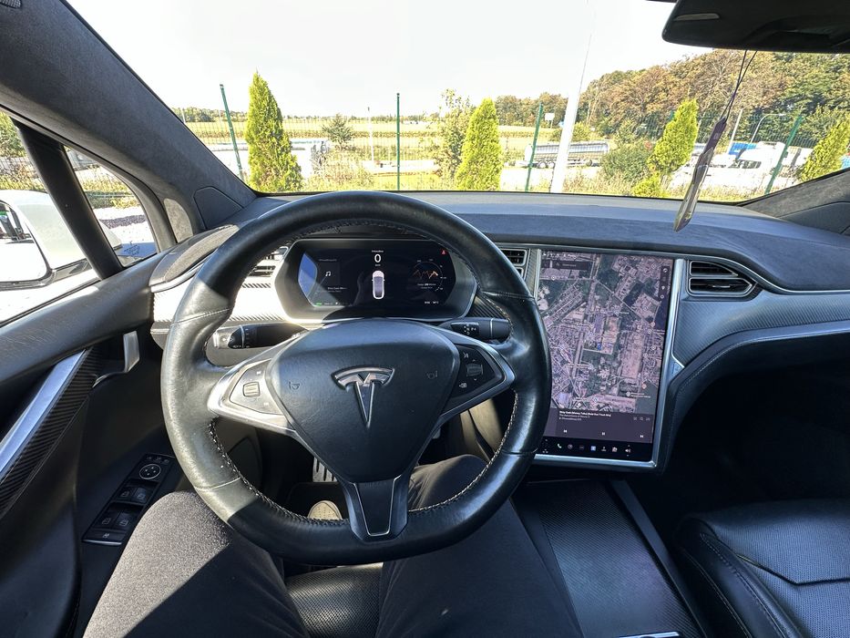 Tesla Model X 90D Європа