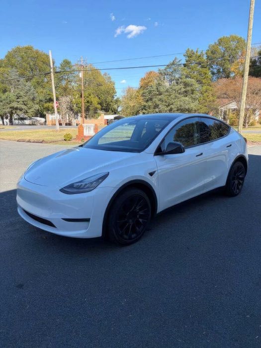 Tesla Model Y Long Range      2020