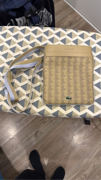 Bolsa Lacoste Tiracolo – Excelente Estado