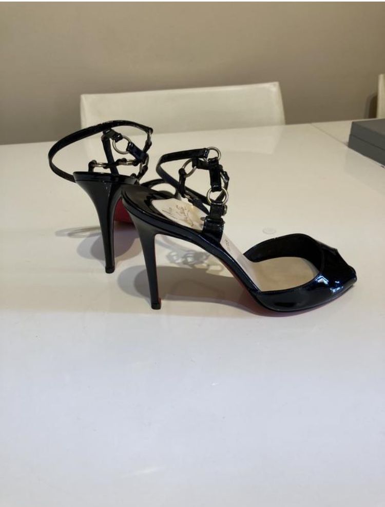 Christian Louboutin-оригінал босоніжки