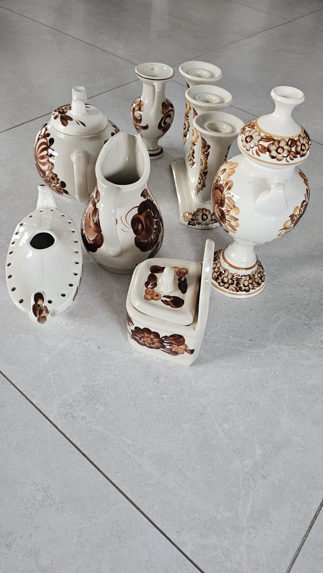 Zestaw ceramiczny PRL – 7 elementów, ręcznie malowany – styl rustykaln