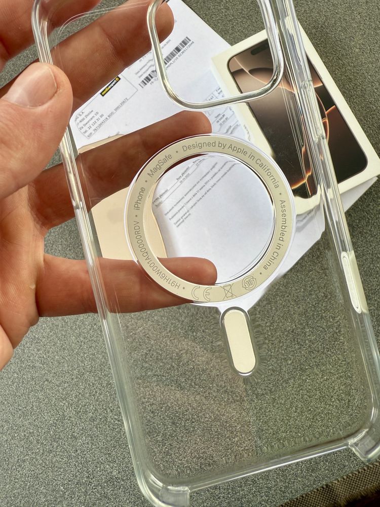 Iphone 16 Pro Max 256GB + clear case.