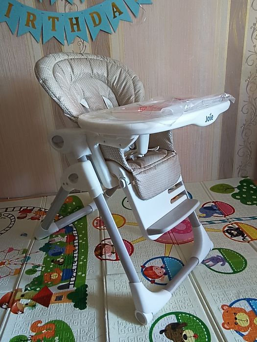 Стільчик для годування Joie Mimzy LX
 сидіння виготовлено