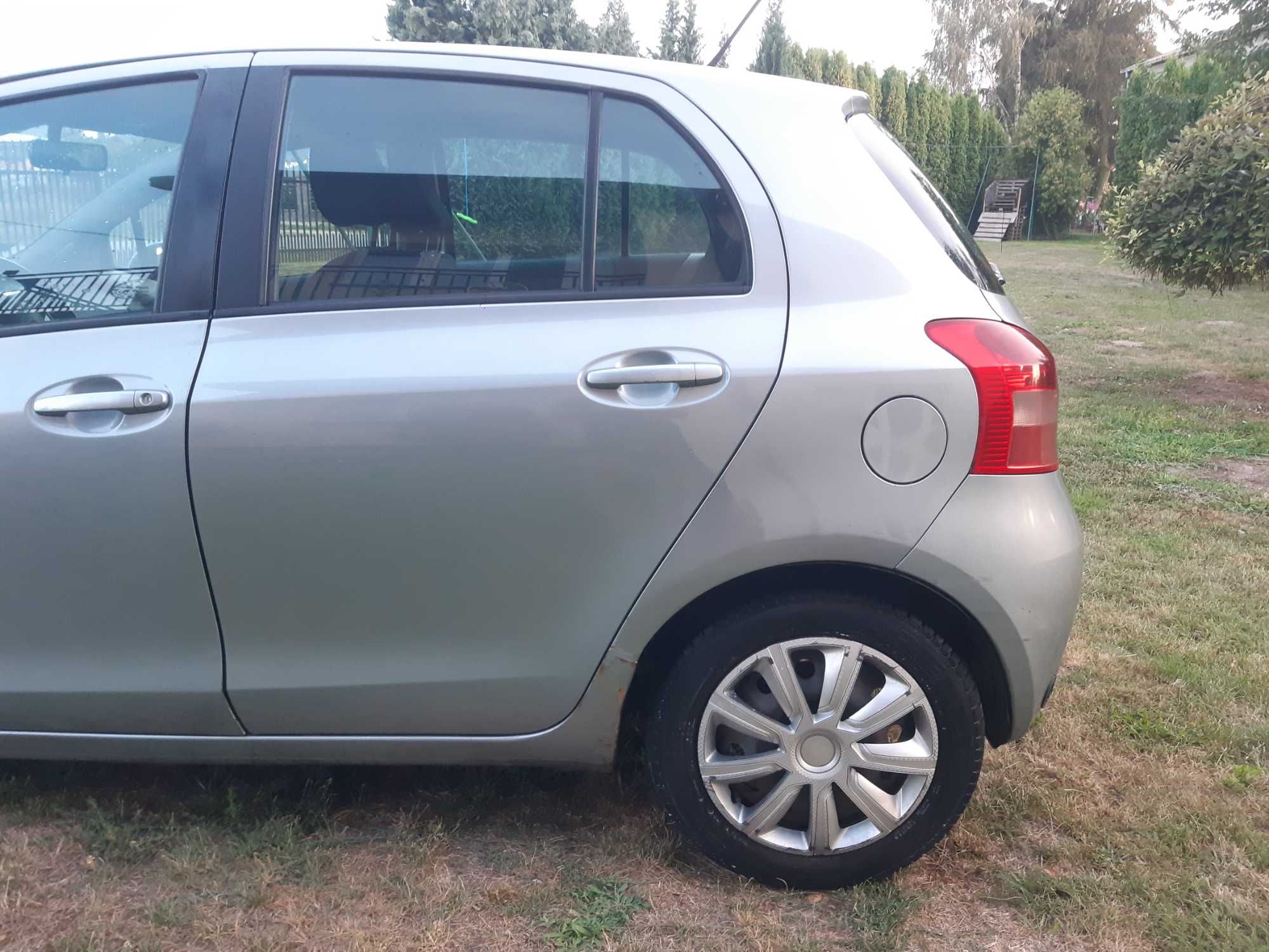 Toyota Yaris 1.3 Sol 2006/2007 - (benzyna + LPG) -uszkodzony