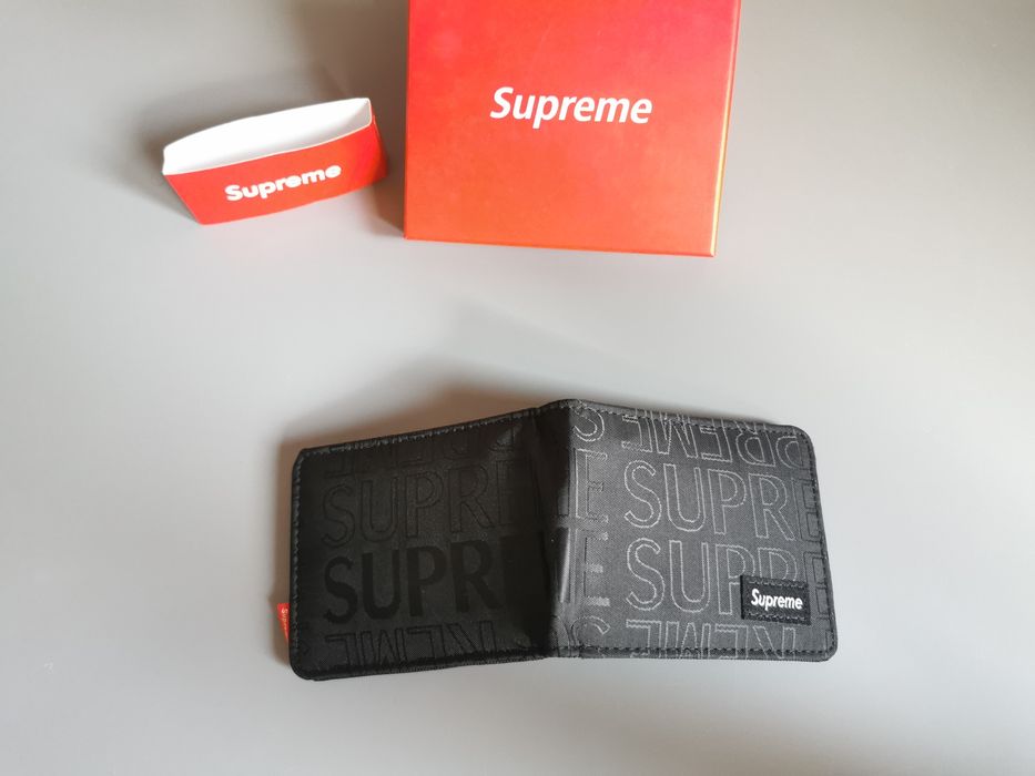 Czarny portfel supreme