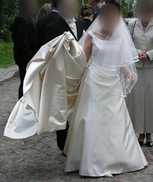 Francuska suknia ślubna Calia z serii Mariees de Paris (ecru)