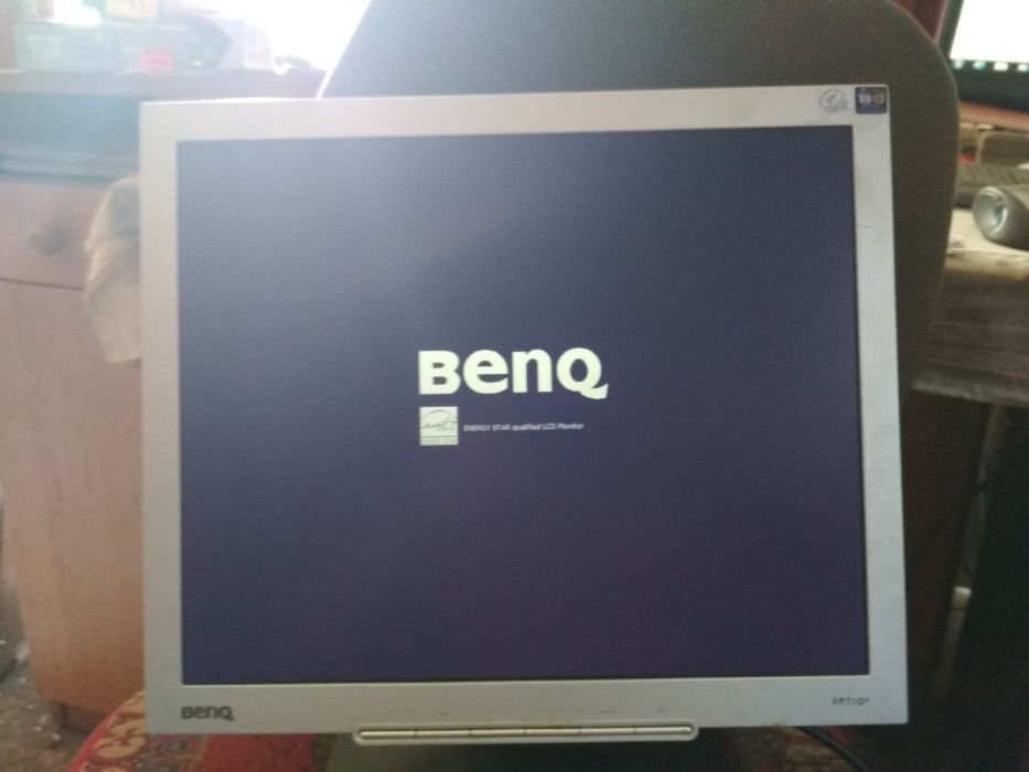 Монитор Benq Q7T4 нету подсветки