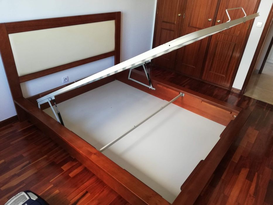 Cama/Sommier  para colchão de 195 × 150