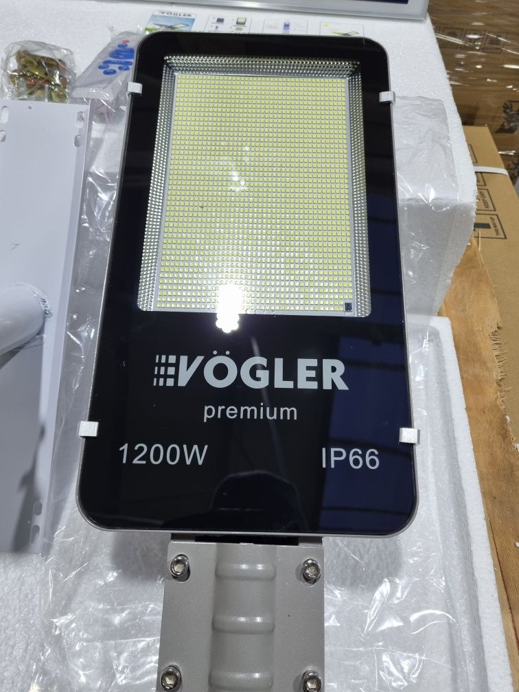 Lampa Solar Uliczna VÖGLER GmBh wersja PREMIUM 1200W