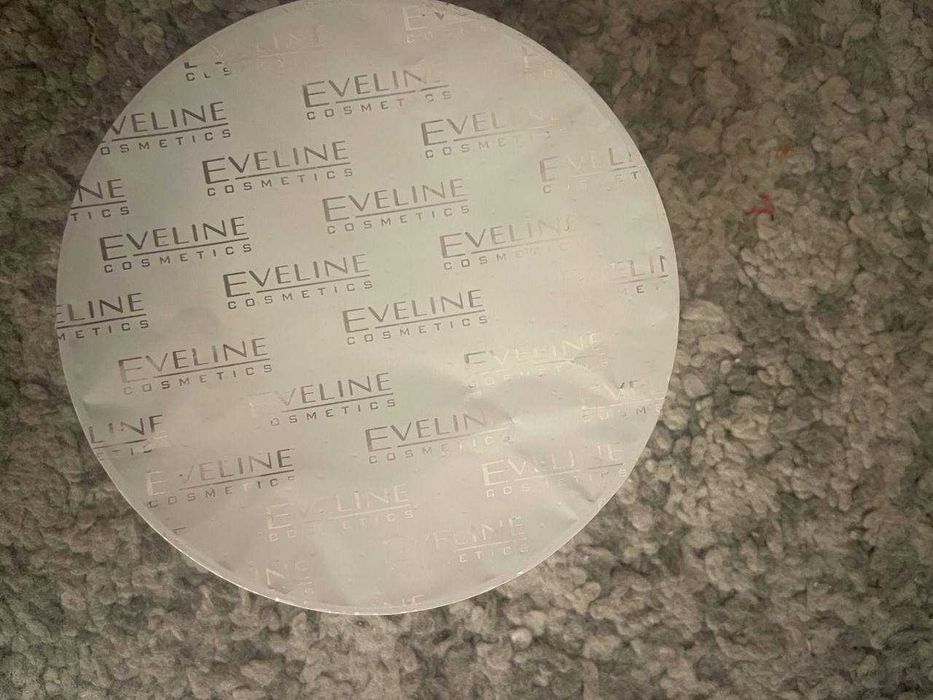 Głęboko nawilżający krem do ciala i twarzy eveline