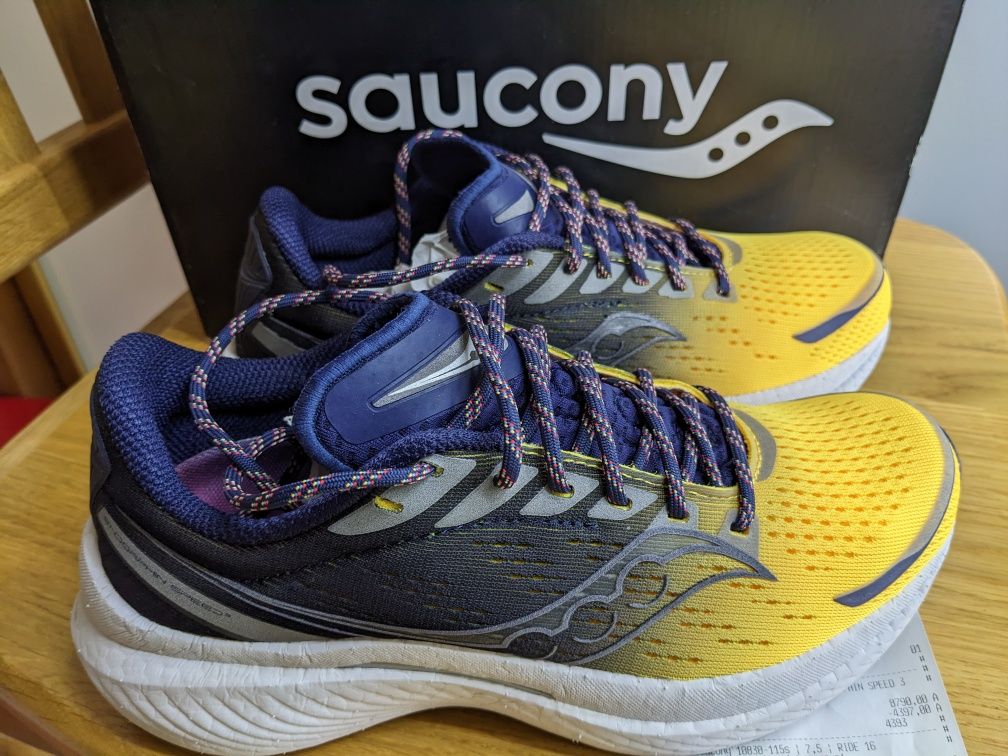New Balance, Saucony. Устілки 23,5-24 см.Деякі пари з чеками, коробки