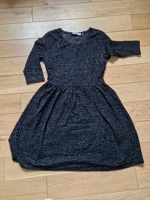 Sukienka w panterkę welurowa 38