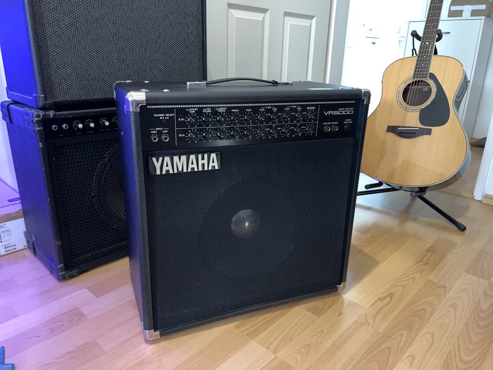 Продам гітарний комбопідсилювач Yamaha VR5000