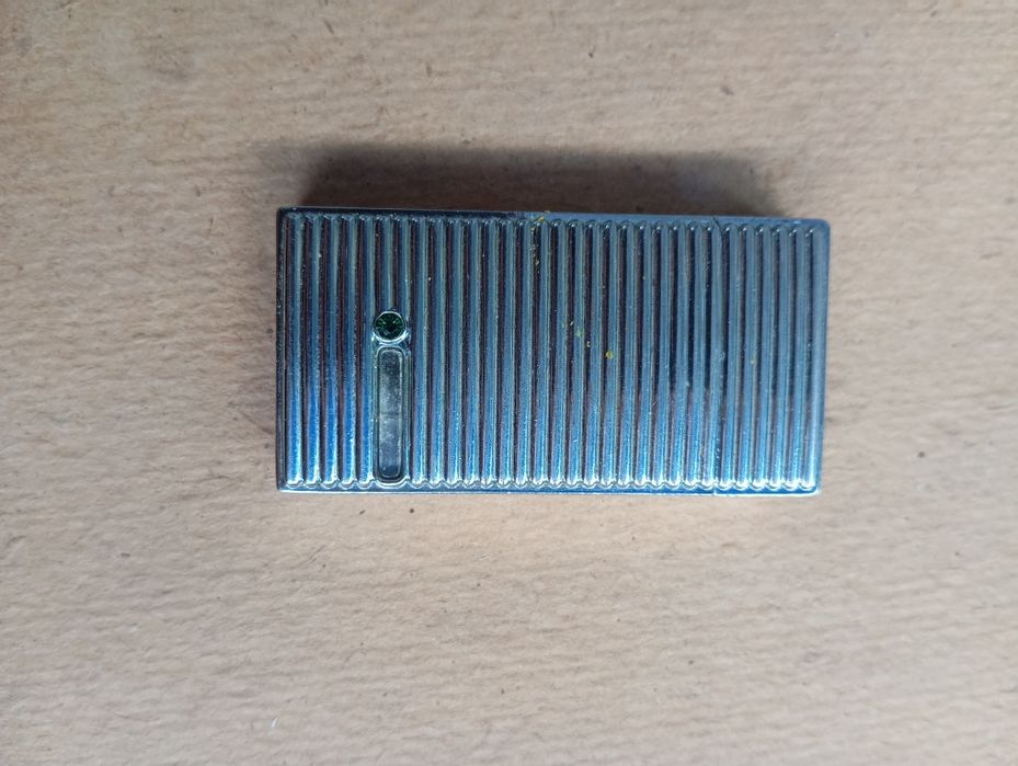 Зажигалка газовая