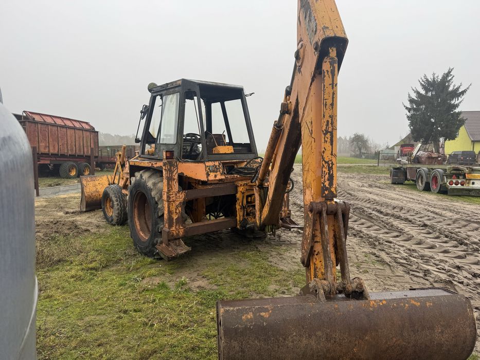 Koparko-ladowarka case 580