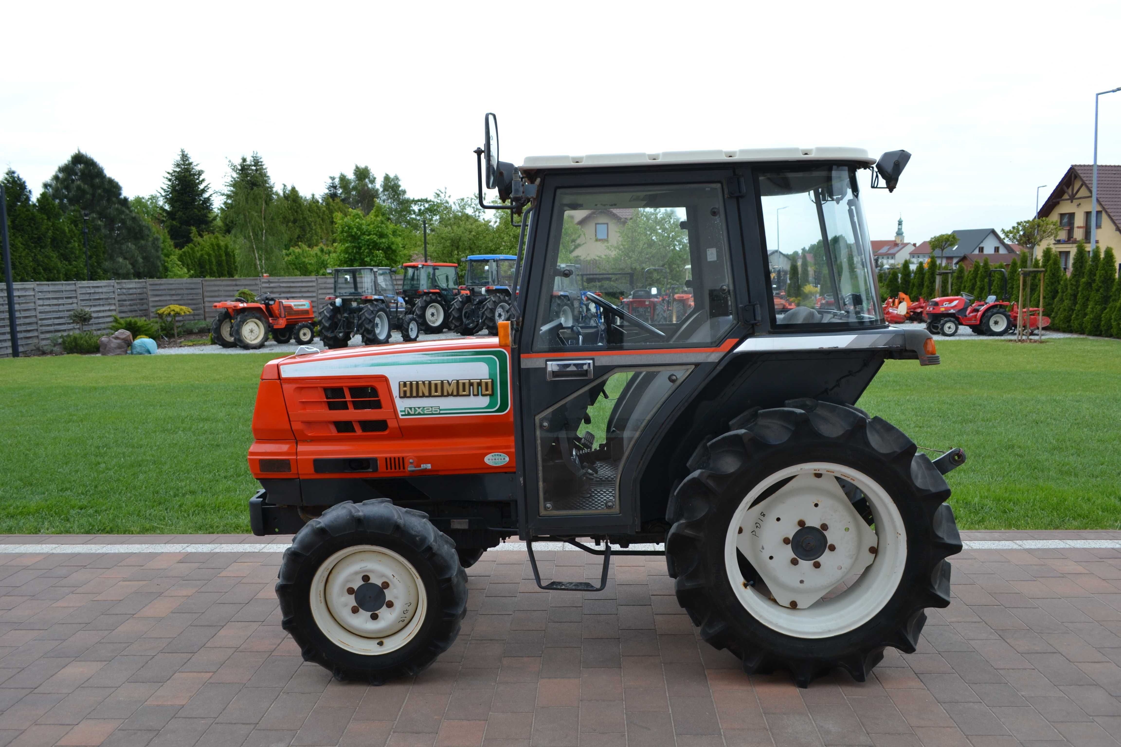 Traktorek japoński mini traktor Hinomoto Kubota Kabinowy japonski