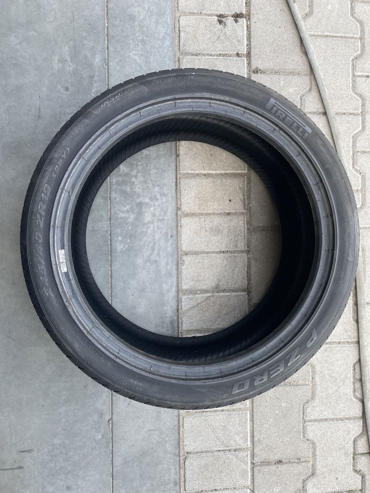 245/40/19 Pirelli P ZERO Run-Flat 98Y