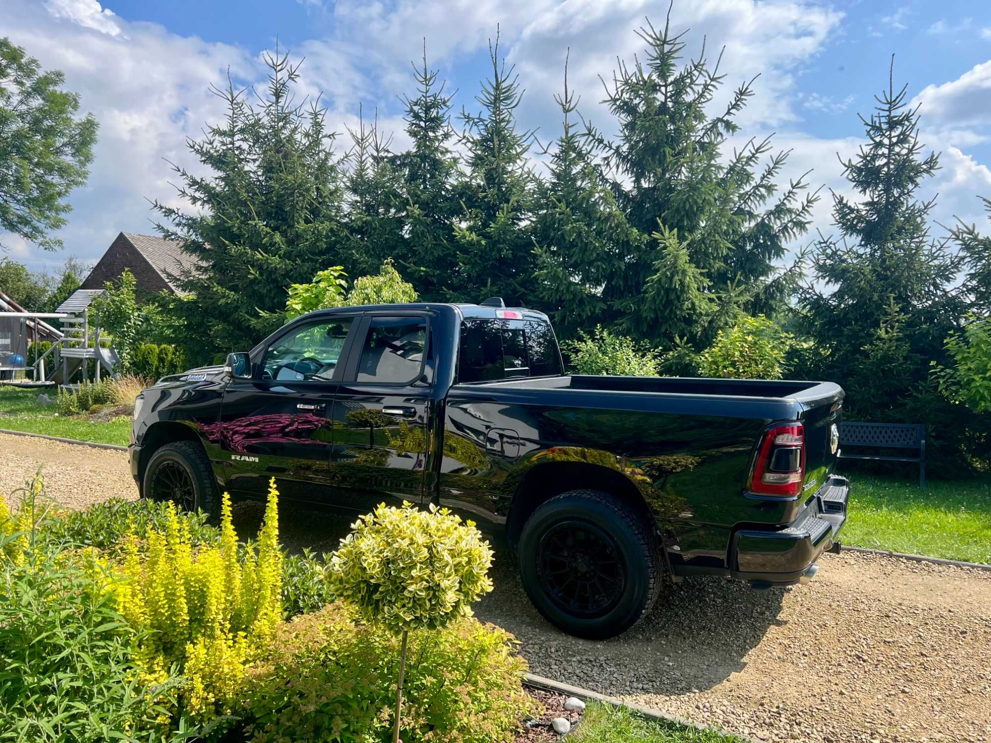 2020 RAM 1500 5.7 Hemi 4x4  Big Horn Vat 23