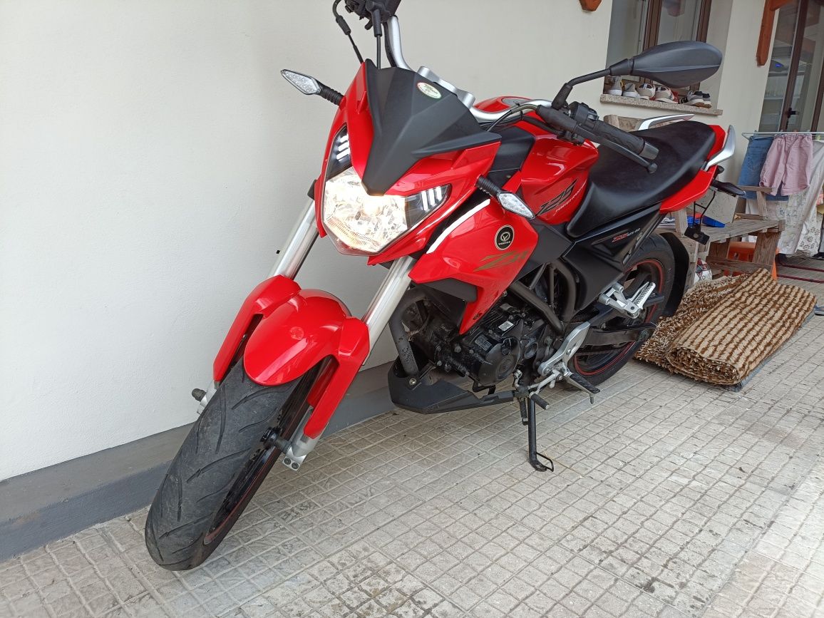 Vendo moto 125cc