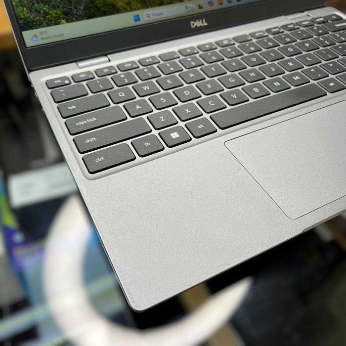 Ноутбук DELL Latitude 3320 | i5-1135G7 / 8GB / 256GB SSD / FHD / 13.3"