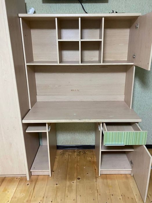 Комплект меблів для підлітків