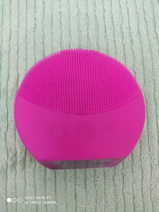 Массажная щётка Luna mini