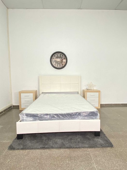 Cama de casal branca com cabeceira - entrega gratuita!