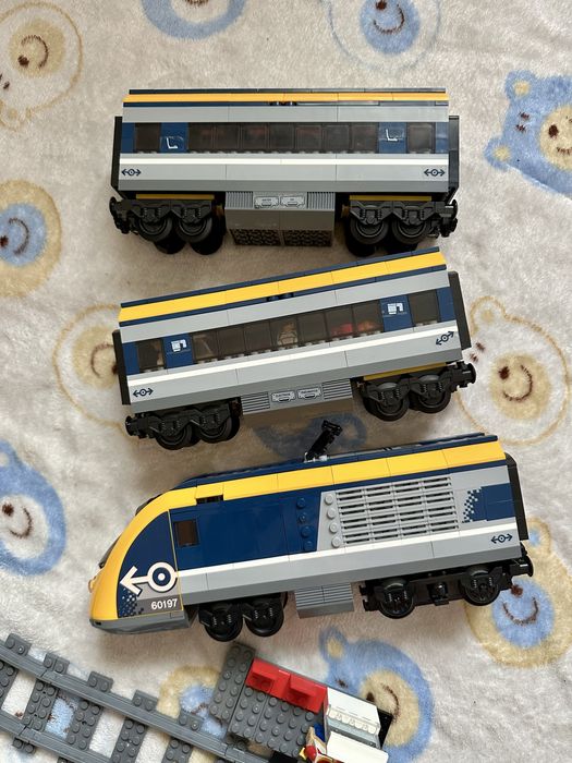 Поезд Lego City 60197