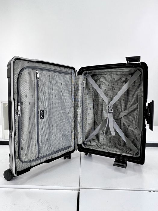 NEW! Валіза дорожня Чемодан на колесах Полипропилен Airtex 645