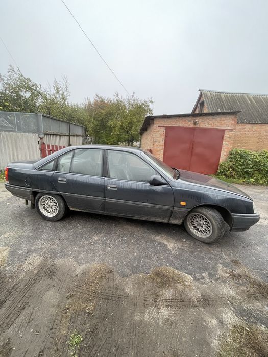 Продам своє авто опель омега А 2.0і