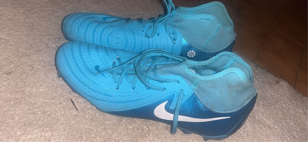Vendo chuteiras ,urgentemente