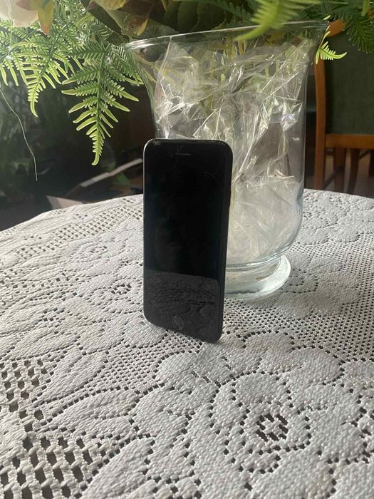 iphone SE 2020 (stan dobry)