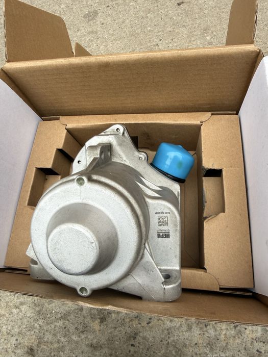 Помпа Bmw f10  (n55 )