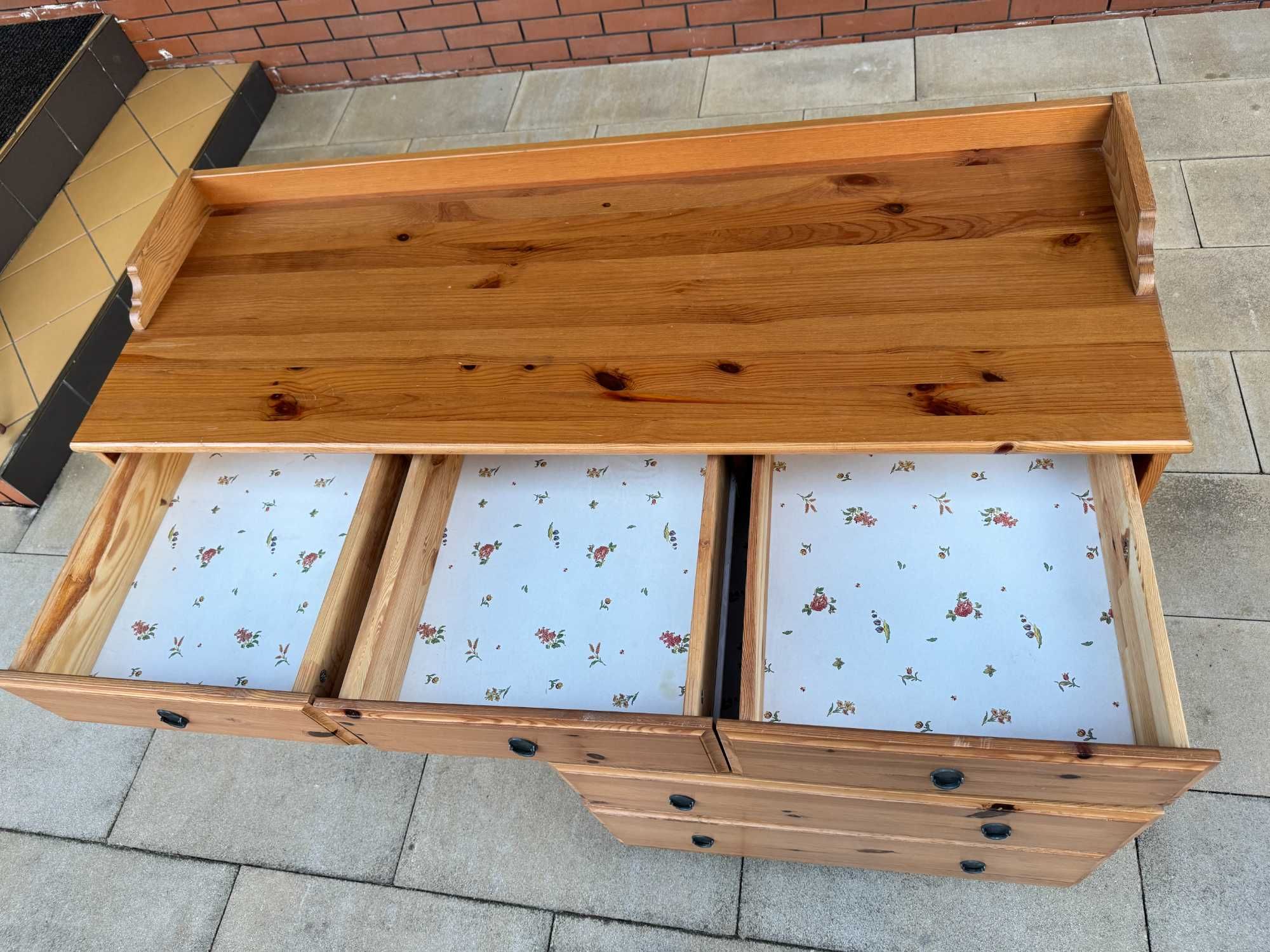 Komoda szafka witryna szafa stolik wypoczynek regał biblioteczka bieli