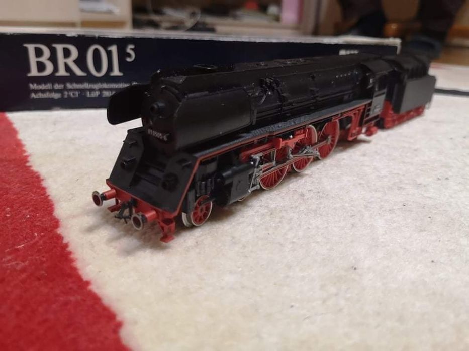 Lokomotywa Br01 PIKO H0 1:87 Parowóz z tendrem olejowym