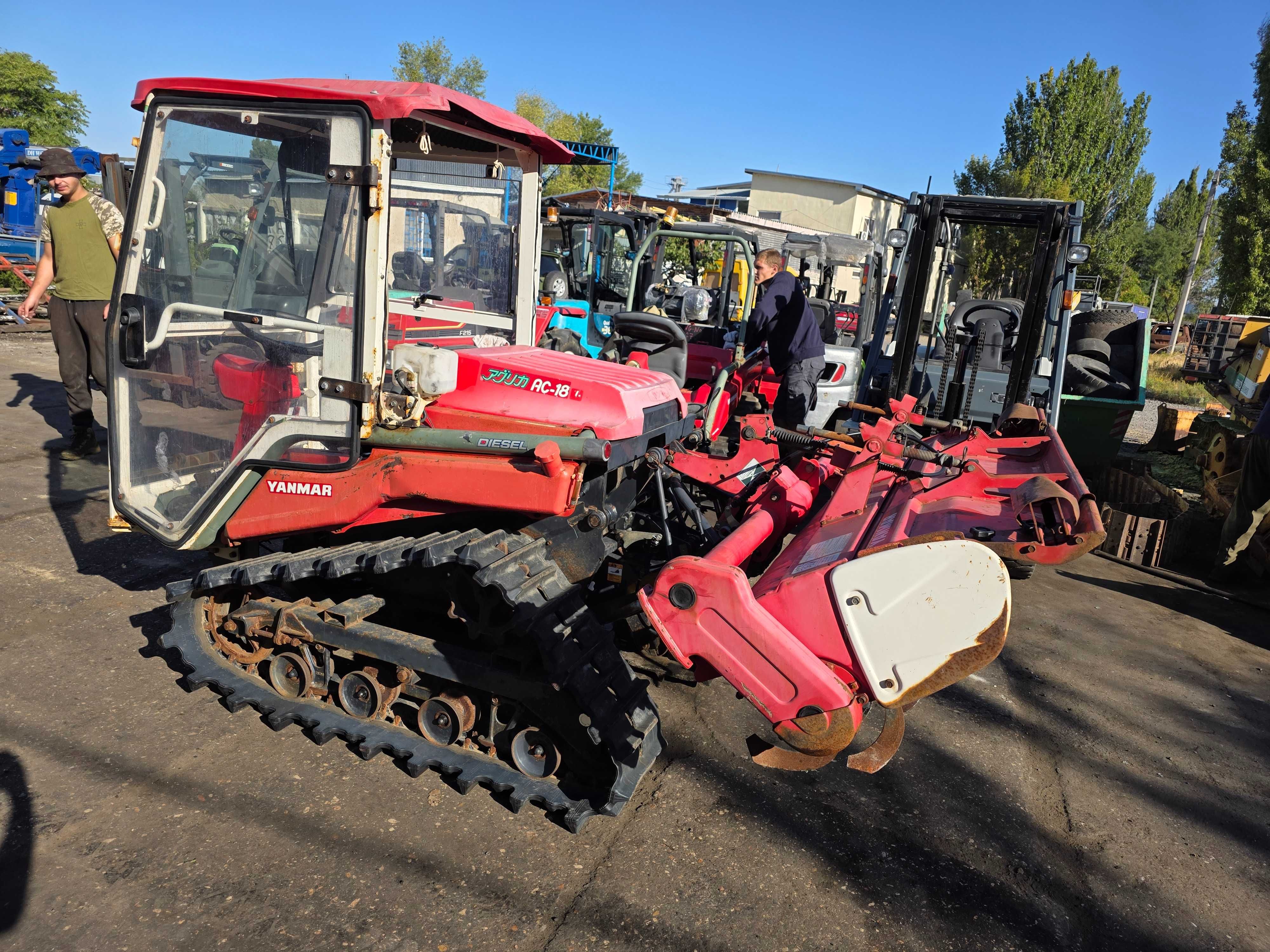 Міні-трактор гусеничний з кабіною YANMAR AC-18